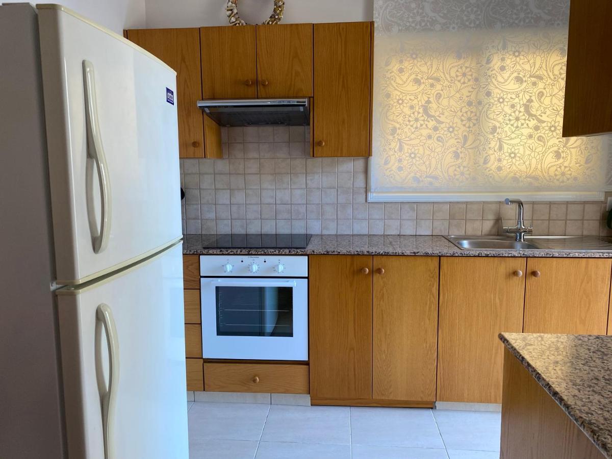 Holiday City Center Apartment Ларнака Екстериор снимка
