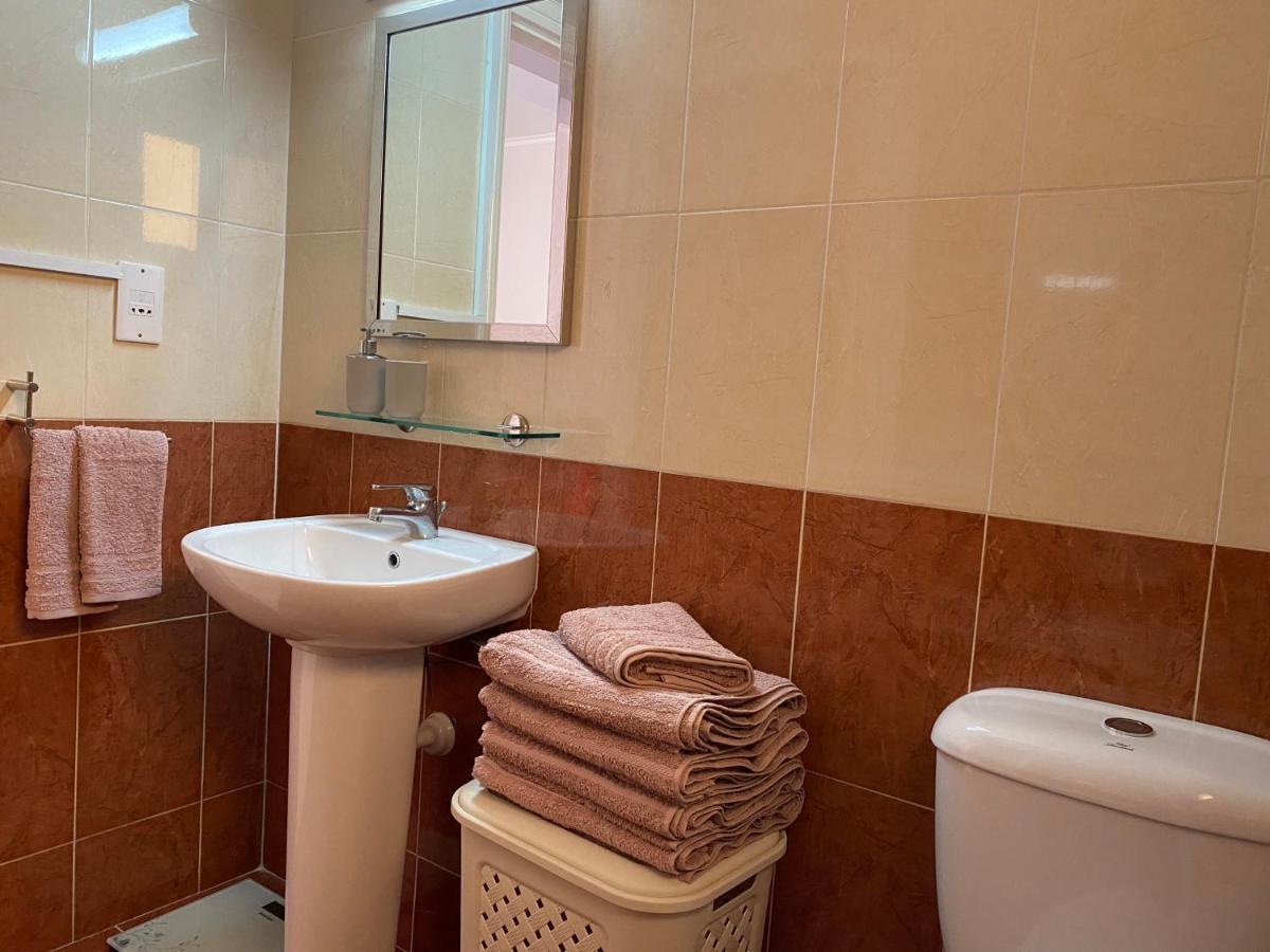 Holiday City Center Apartment Ларнака Екстериор снимка