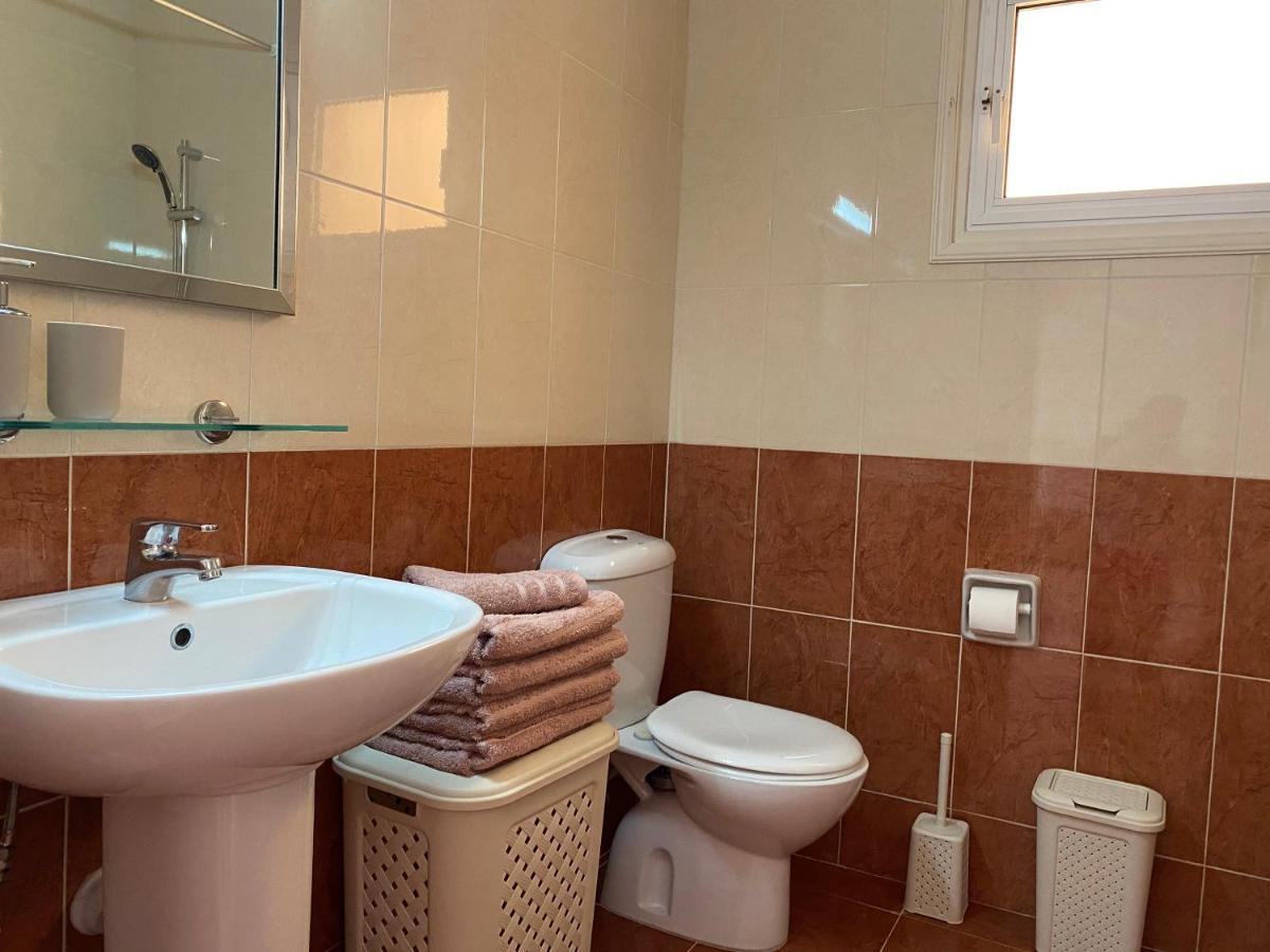Holiday City Center Apartment Ларнака Екстериор снимка