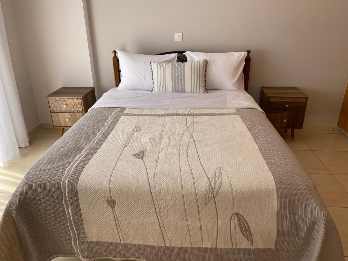 Holiday City Center Apartment Ларнака Екстериор снимка