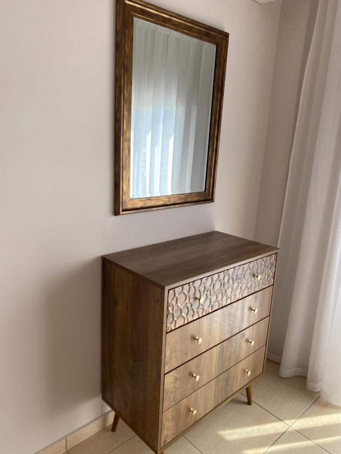 Holiday City Center Apartment Ларнака Екстериор снимка