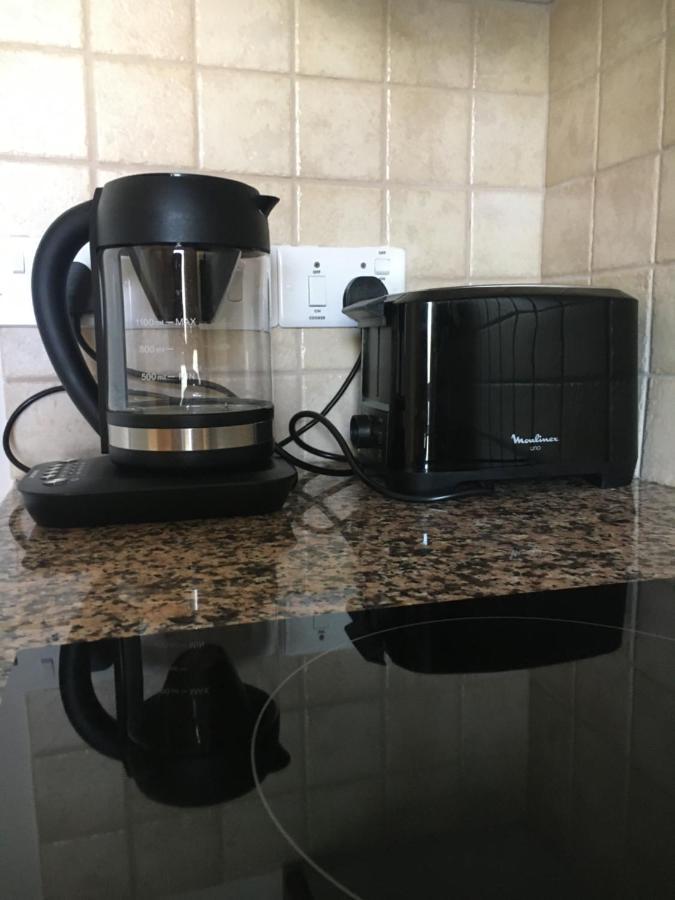 Holiday City Center Apartment Ларнака Екстериор снимка